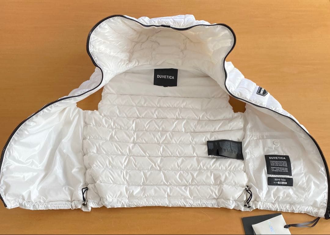 DUVETICA デュベティカ ダウンベスト ホワイト