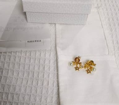 Dior 星 パール ピアス ゴールド
