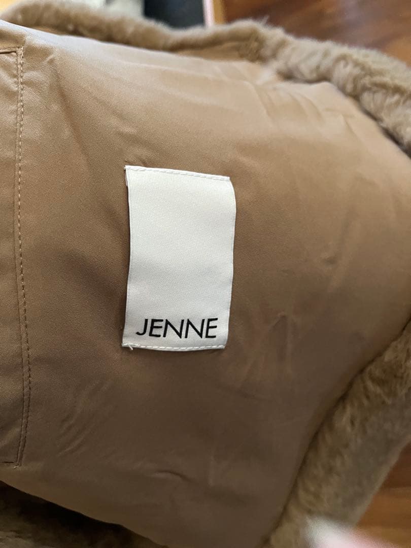 ジェンヌ　JENNE ベージュ ポンチョ・ケープコート