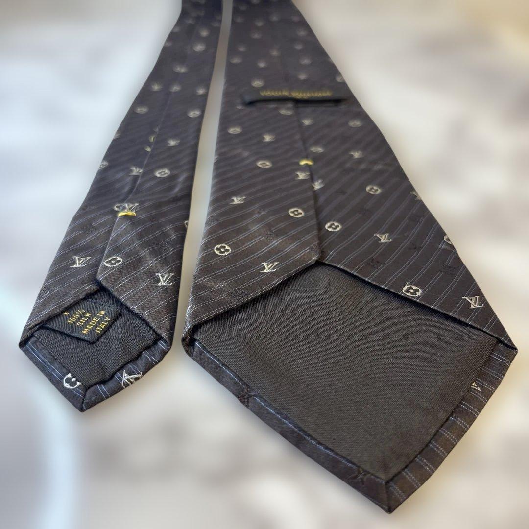 【美品✨】LOUIS VUITTON ネクタイ　モノグラム　ネイビー　紺　刺繍