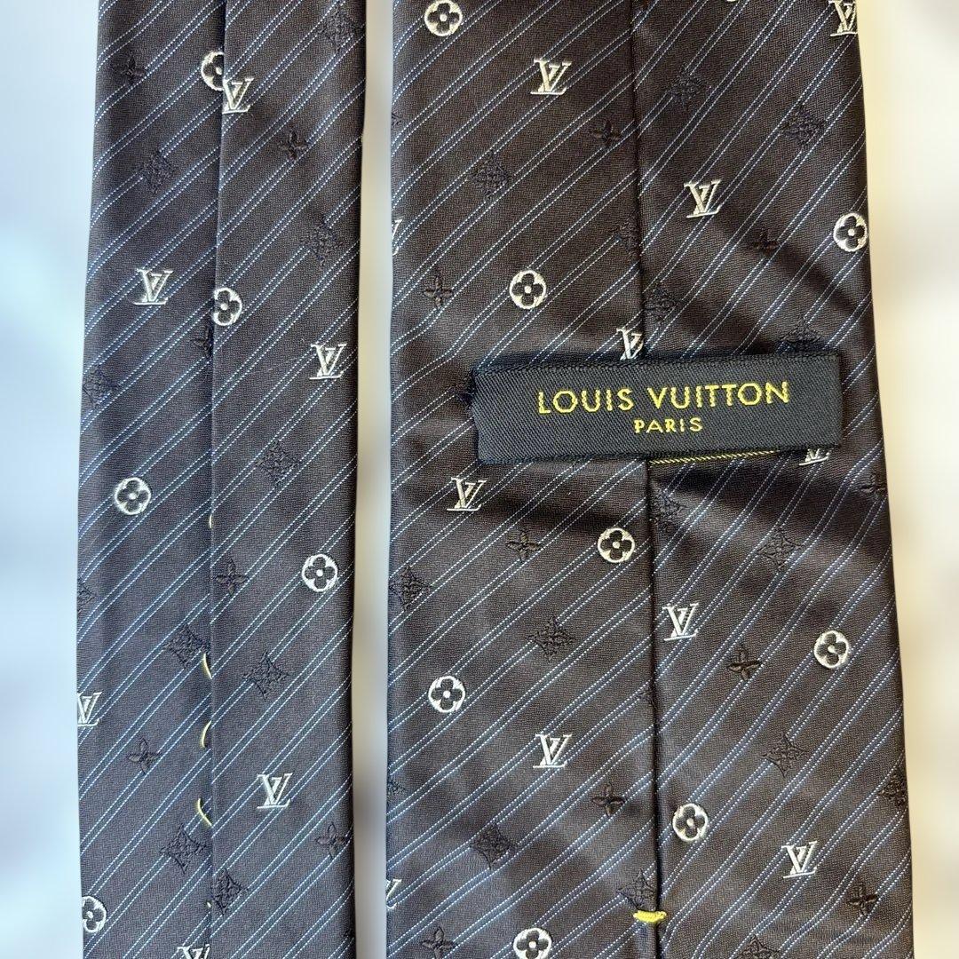 【美品✨】LOUIS VUITTON ネクタイ　モノグラム　ネイビー　紺　刺繍