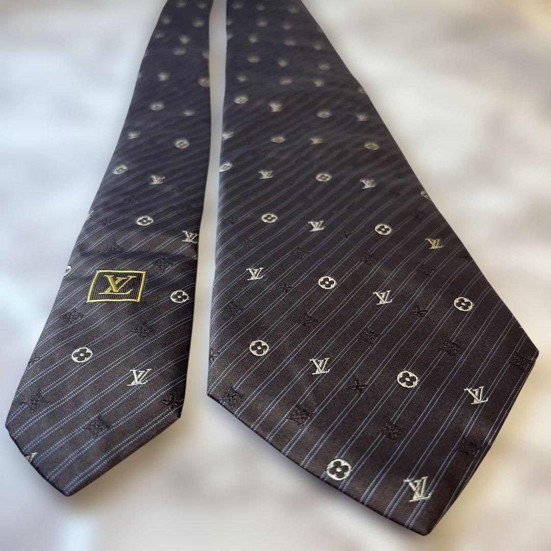 【美品✨】LOUIS VUITTON ネクタイ　モノグラム　ネイビー　紺　刺繍