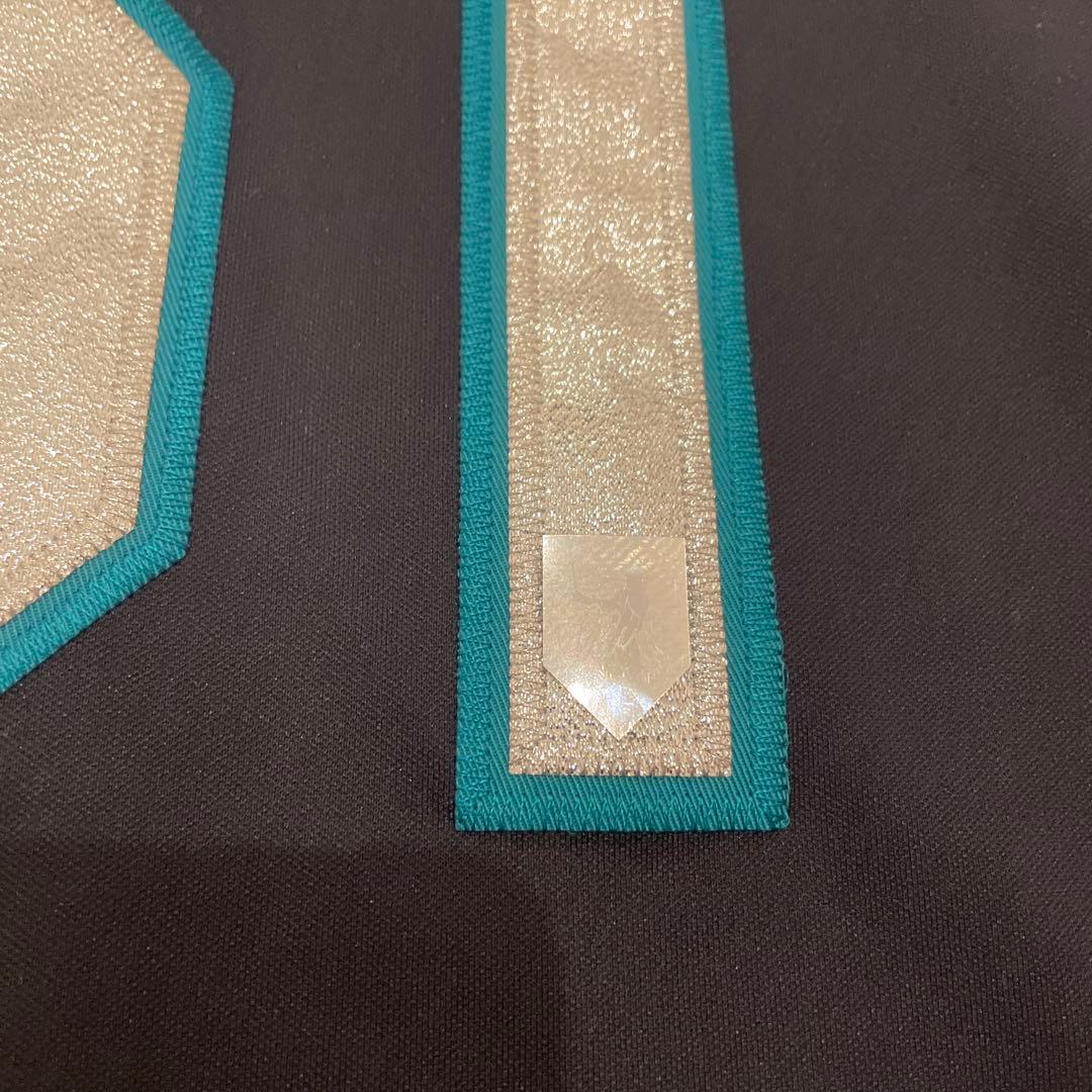 イチロー 直筆サイン入り ユニフォーム 51