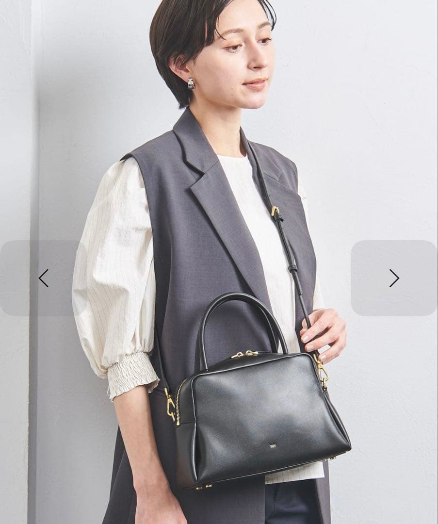 美品　TOV PETAL バッグ