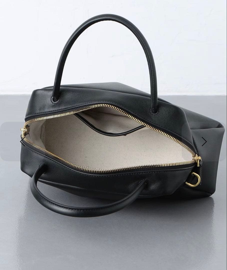 美品　TOV PETAL バッグ