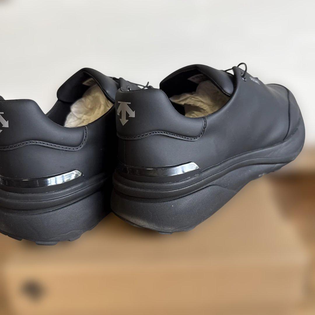 【極美品】デサント　DESCENTE 防水シューズ　メンズ シューズ　28cm