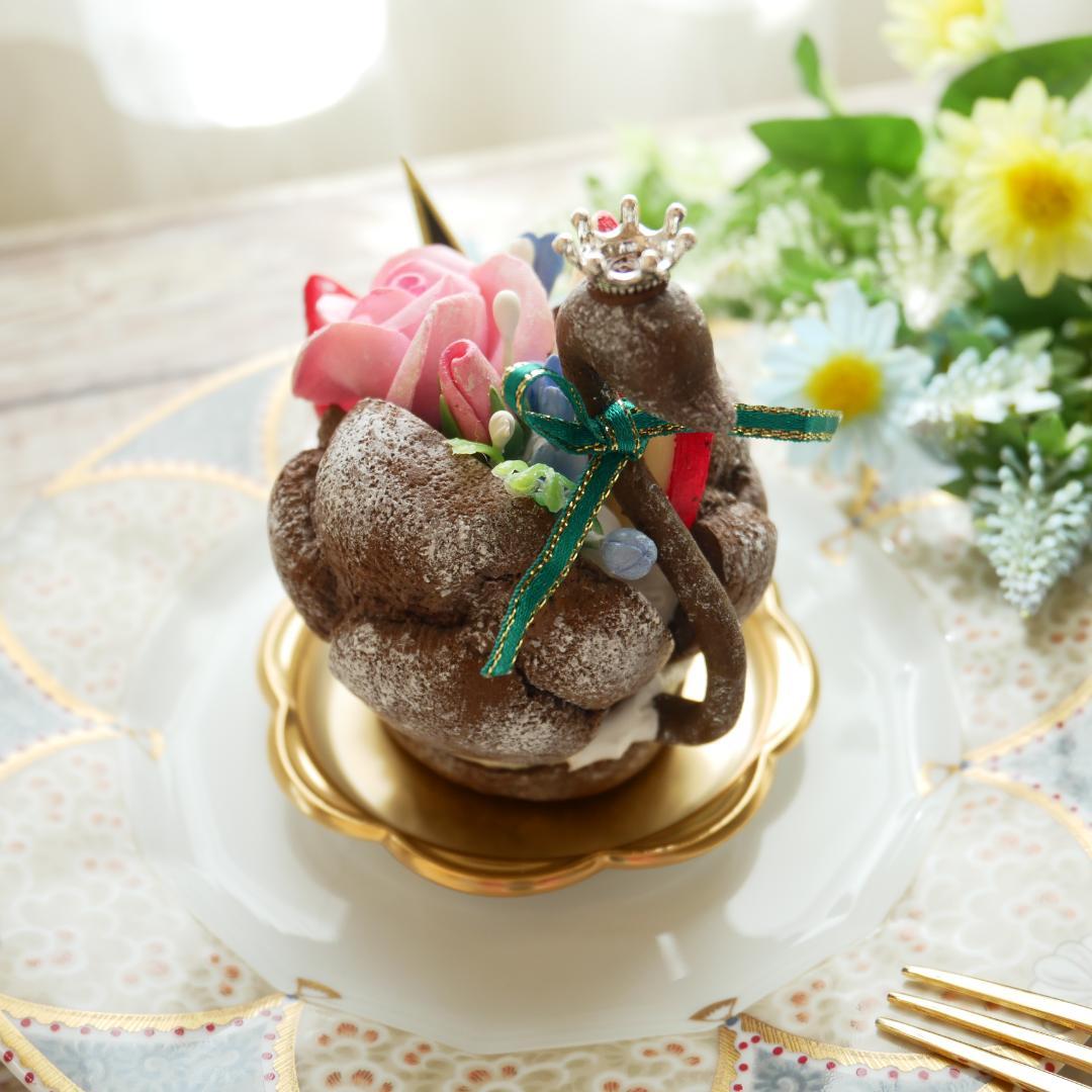 【マロングラッセ様】フェイクスイーツ◆ツインスワンシュー◆リアルサイズケーキ雑貨