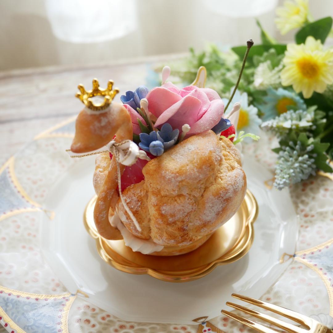 【マロングラッセ様】フェイクスイーツ◆ツインスワンシュー◆リアルサイズケーキ雑貨