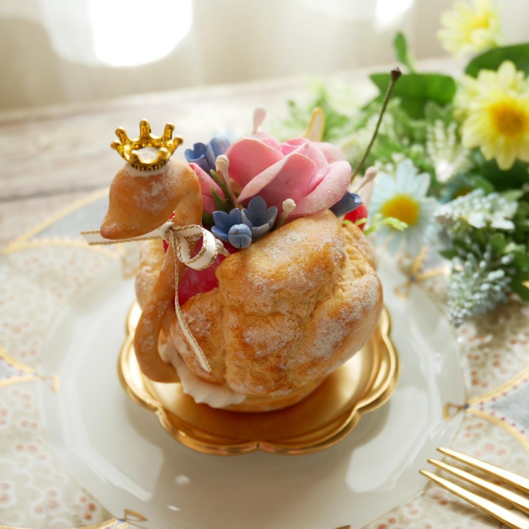 【マロングラッセ様】フェイクスイーツ◆ツインスワンシュー◆リアルサイズケーキ雑貨