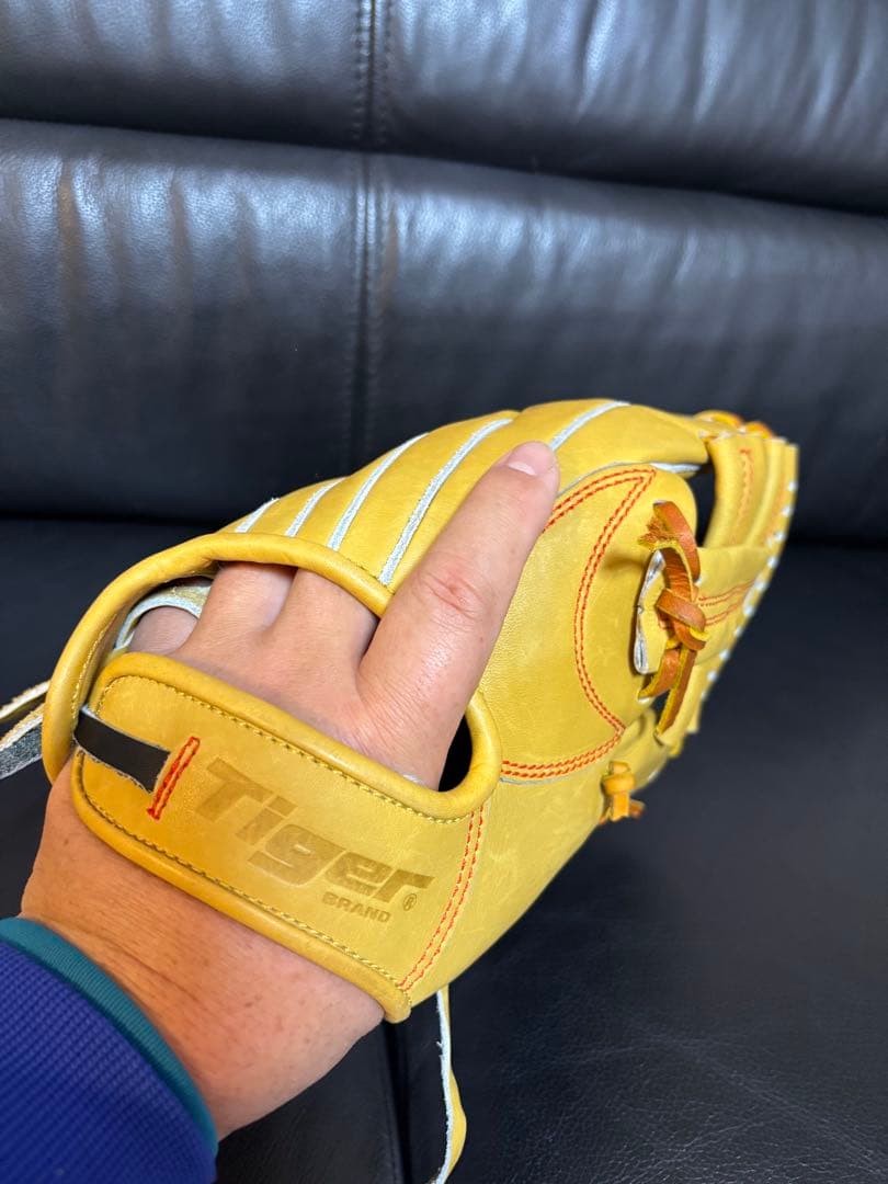 鰆*）様 美津和タイガー硬式内野手用グラブ