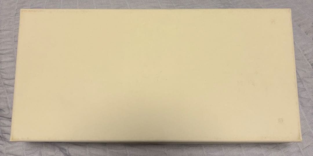 なりカツ UGG グレー 手袋