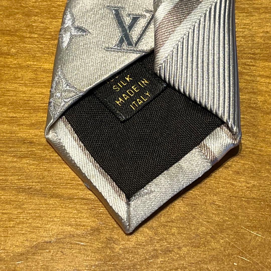 Louis Vuitton シルバー ネクタイ