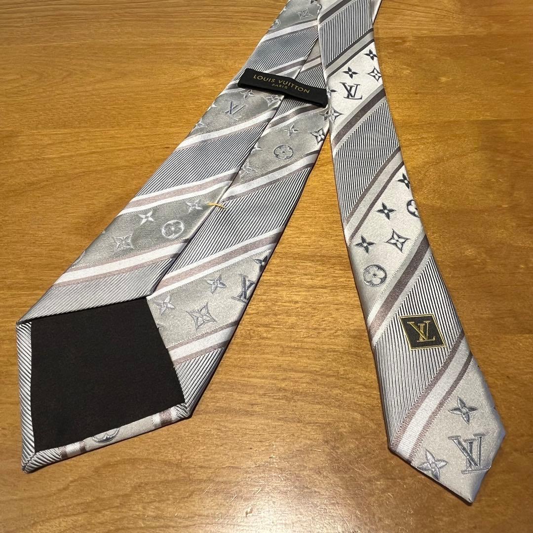 Louis Vuitton シルバー ネクタイ