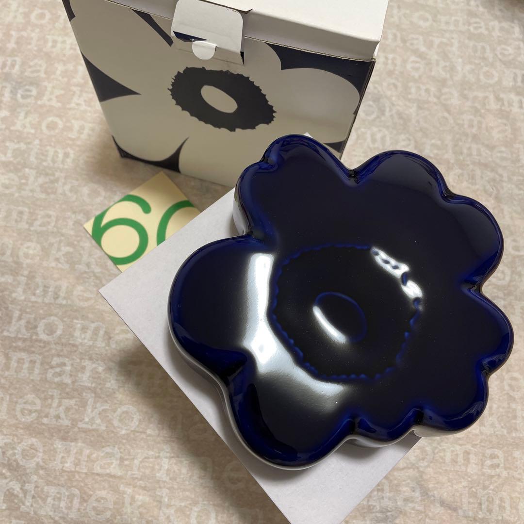 新品　マリメッコ　ウニッコ　キャニスター