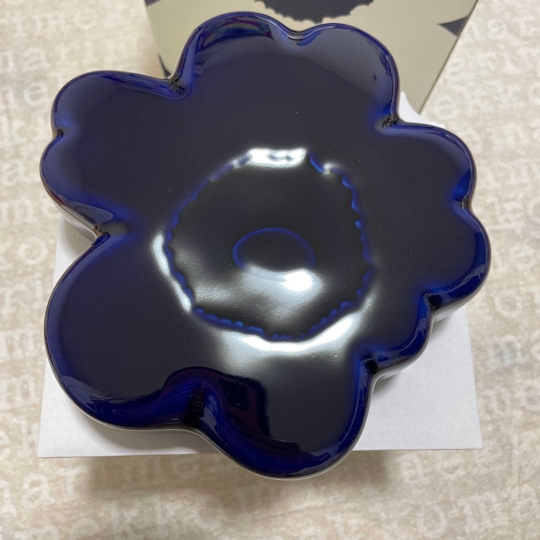 新品　マリメッコ　ウニッコ　キャニスター