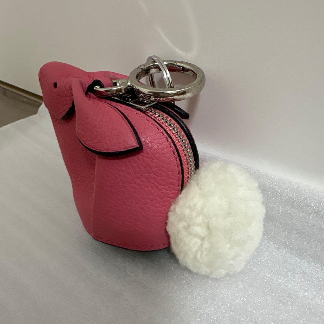 loeweロエベ　ウサギ型ピンクレザーケース