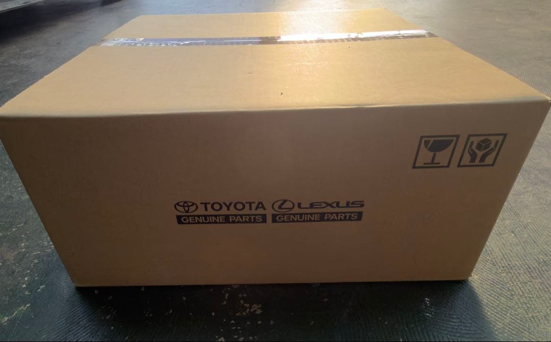 送料込み‼️プリウス50前期ツーリングホイール新品未使用未開封 純正パーツ付