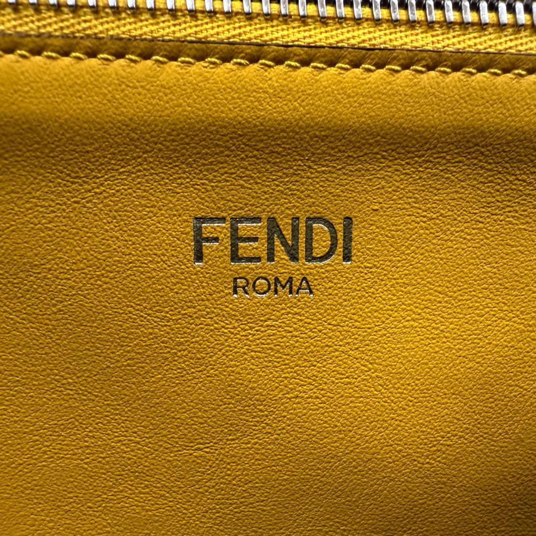 M6938 フェンディ ピーカブー アイシーユー ブラック バッグ 7VA529