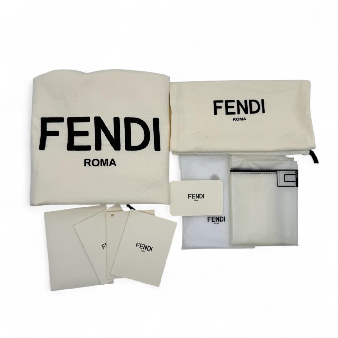 M6938 フェンディ ピーカブー アイシーユー ブラック バッグ 7VA529