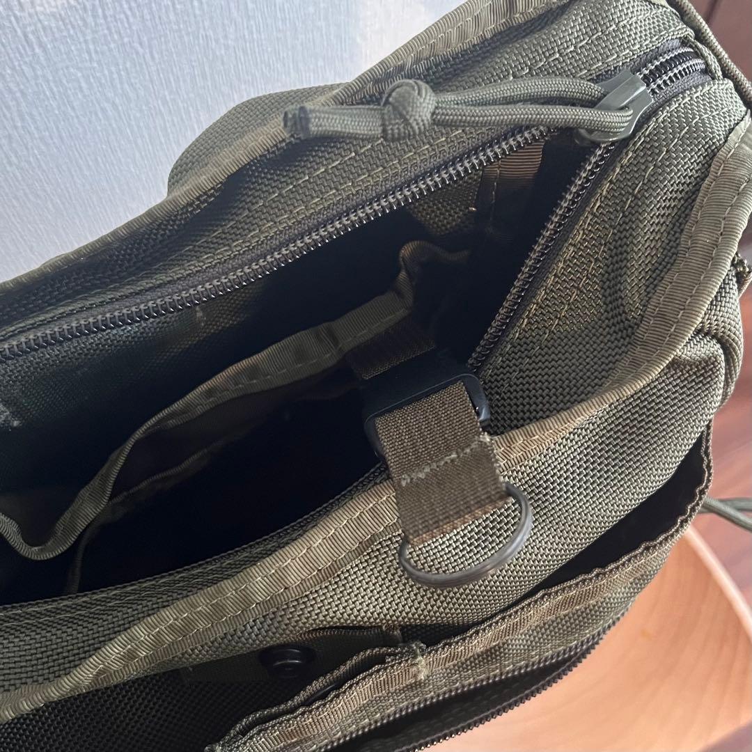 BRIEFING ショルダーバッグ