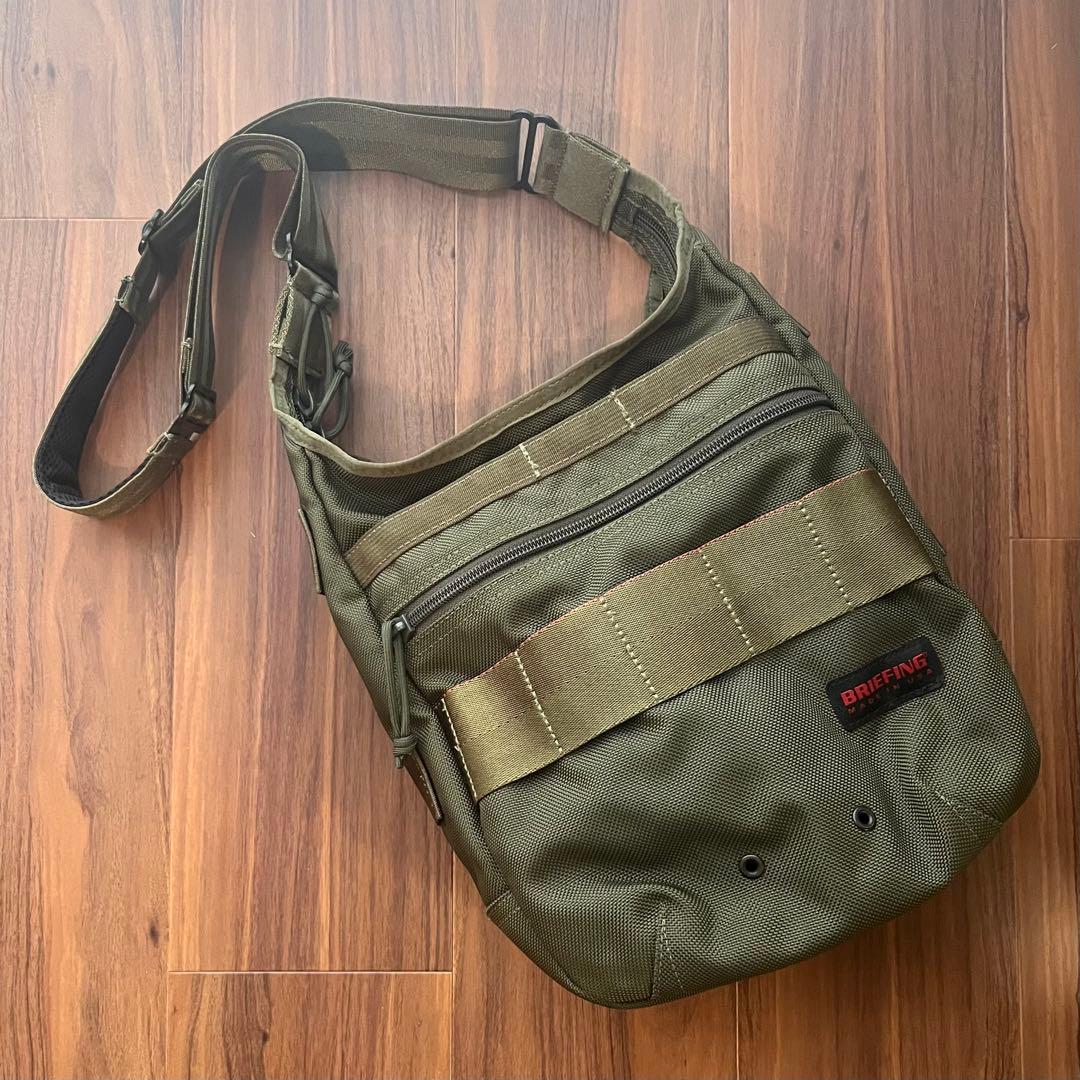 BRIEFING ショルダーバッグ