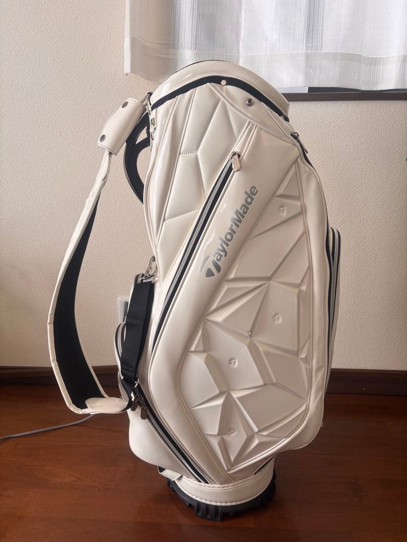 ゴルフキャディバッグ⭐︎テーラーメイド