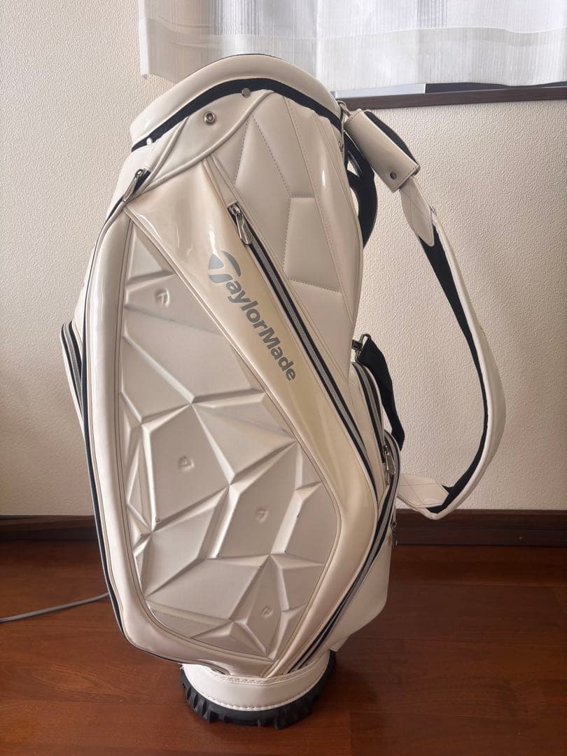 ゴルフキャディバッグ⭐︎テーラーメイド