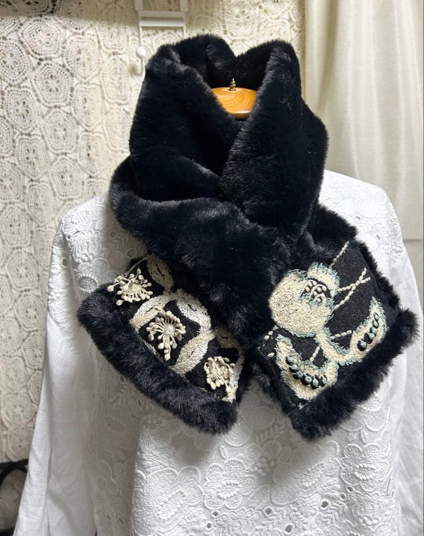 51107A ミナペルホネンハンドメイド　厚手差し込みマフラー　レアシリーズ