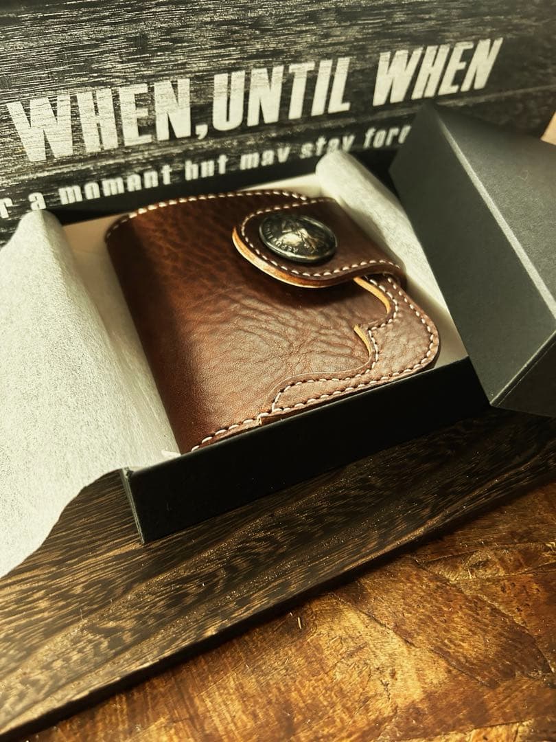 新品アウトレット　総手縫い　バッカスレザーウォレット 専用箱付　コンチョ選択可能