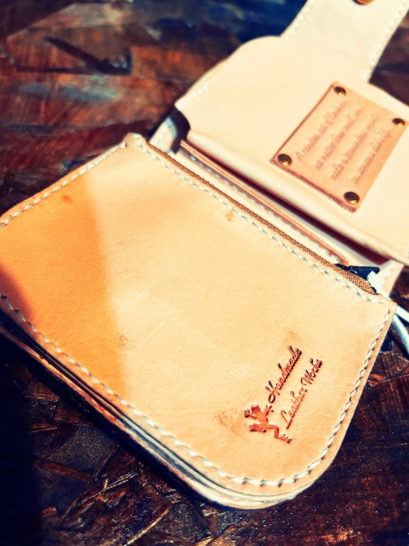 新品アウトレット　総手縫い　バッカスレザーウォレット 専用箱付　コンチョ選択可能