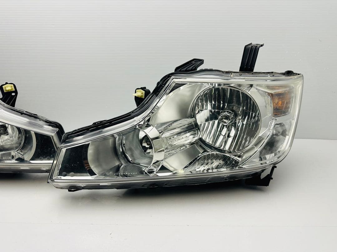 ステップワゴン スパーダ HID ヘッドライトKOITO 100-22013