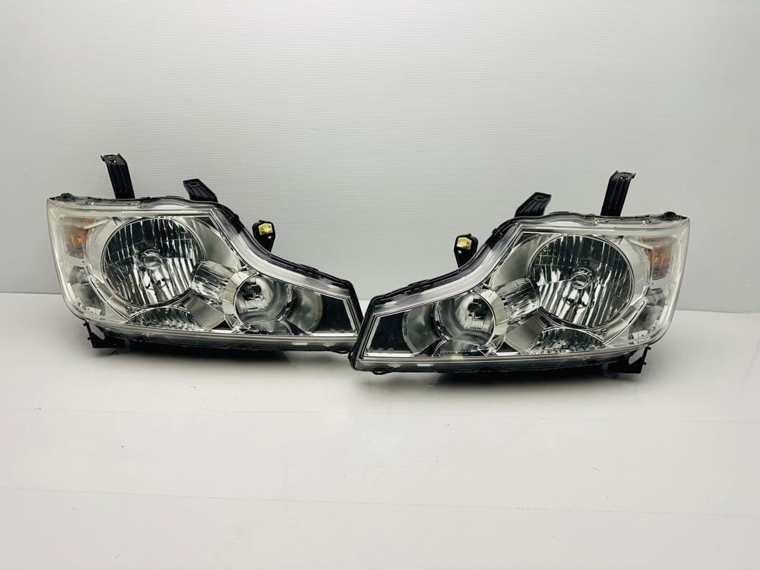 ステップワゴン スパーダ HID ヘッドライトKOITO 100-22013