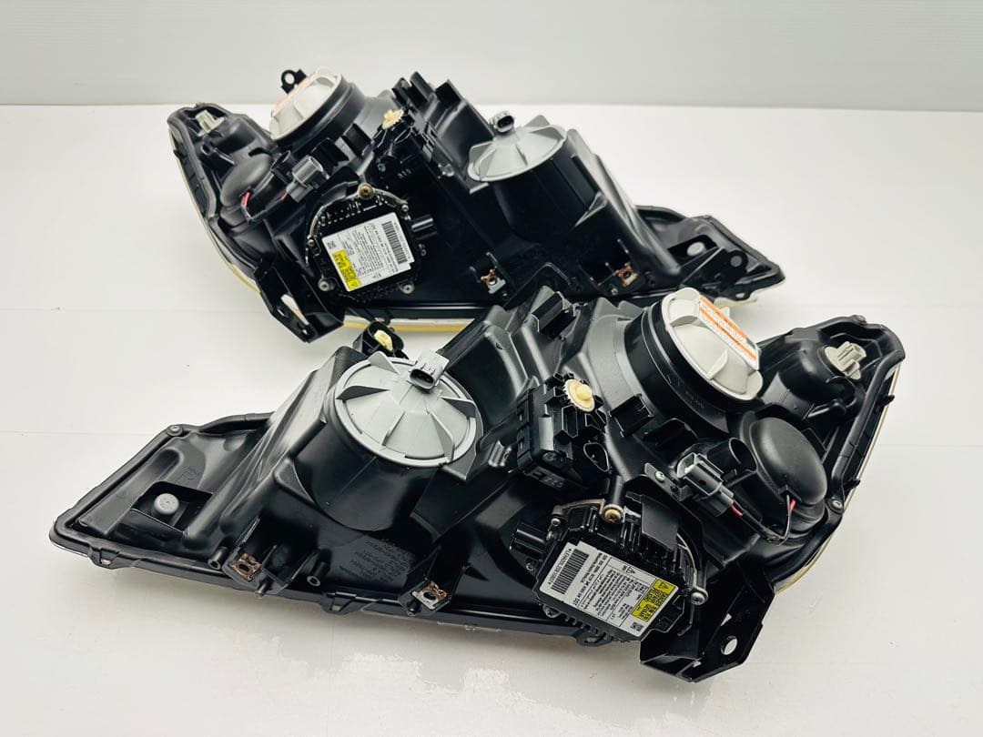 ステップワゴン スパーダ HID ヘッドライトKOITO 100-22013