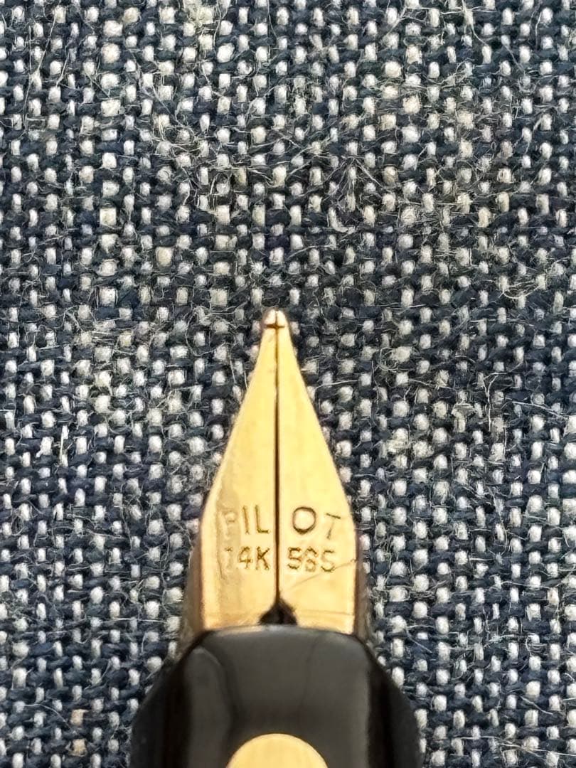 極美品　PILOT ショート　万年筆　伸縮式　金張　　14K-585 整備済み