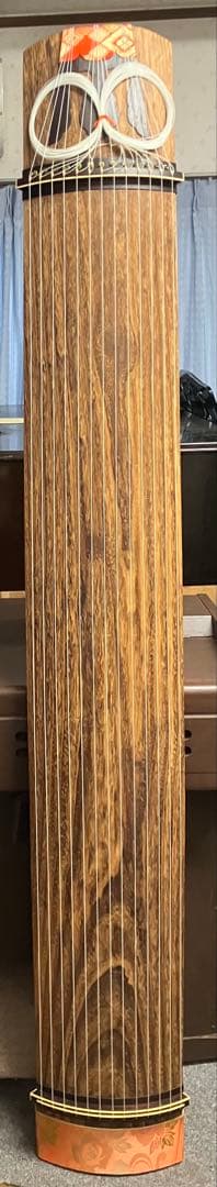 13弦お琴 並甲、すだれ掘り 琴柱、猫足他一式付き 弦も新しく、傷も少ない