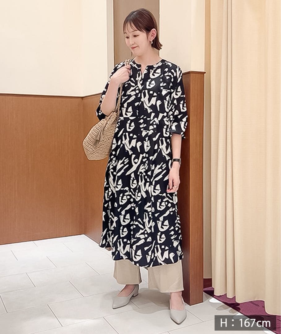 新品アルファベッツアルファベット抽象柄 七分袖シャツワンピース