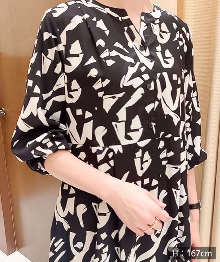 新品アルファベッツアルファベット抽象柄 七分袖シャツワンピース