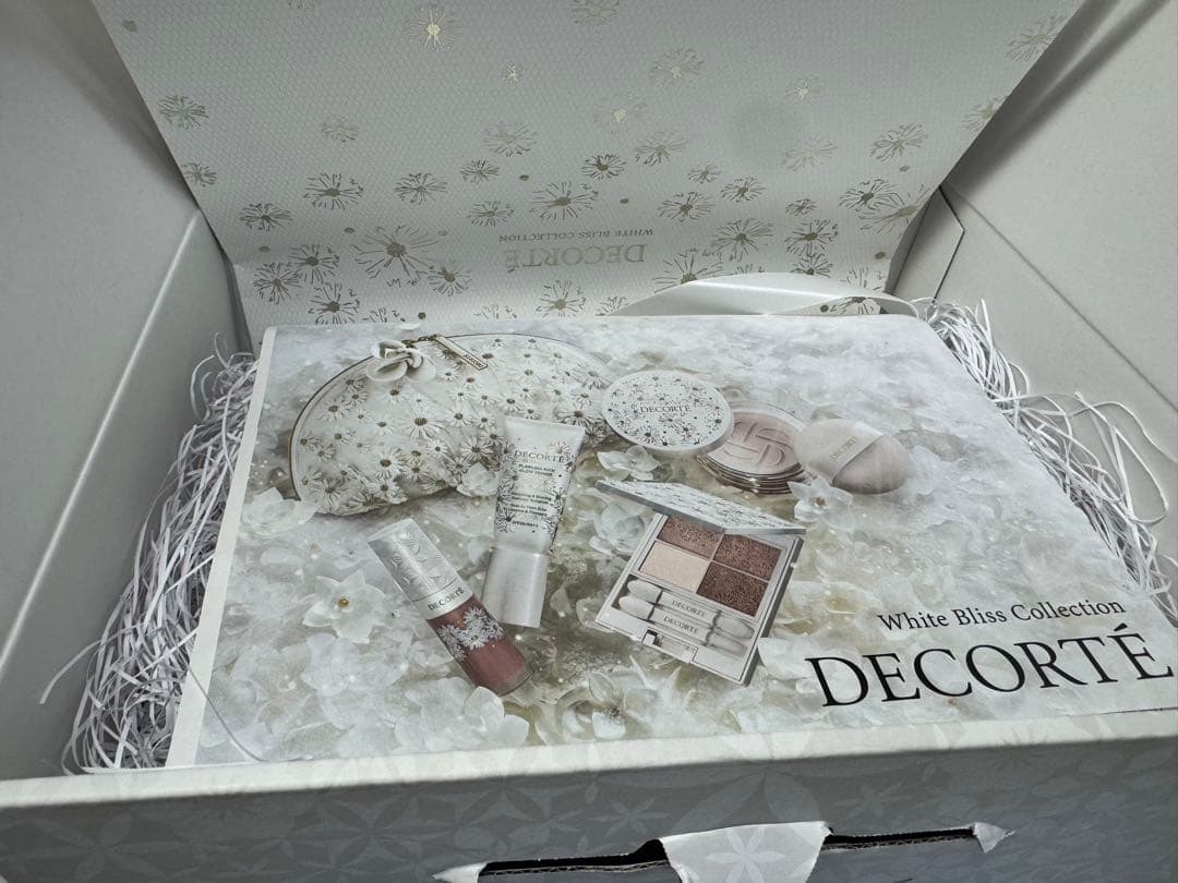 コスメデコルテクリスマスコフレ2024