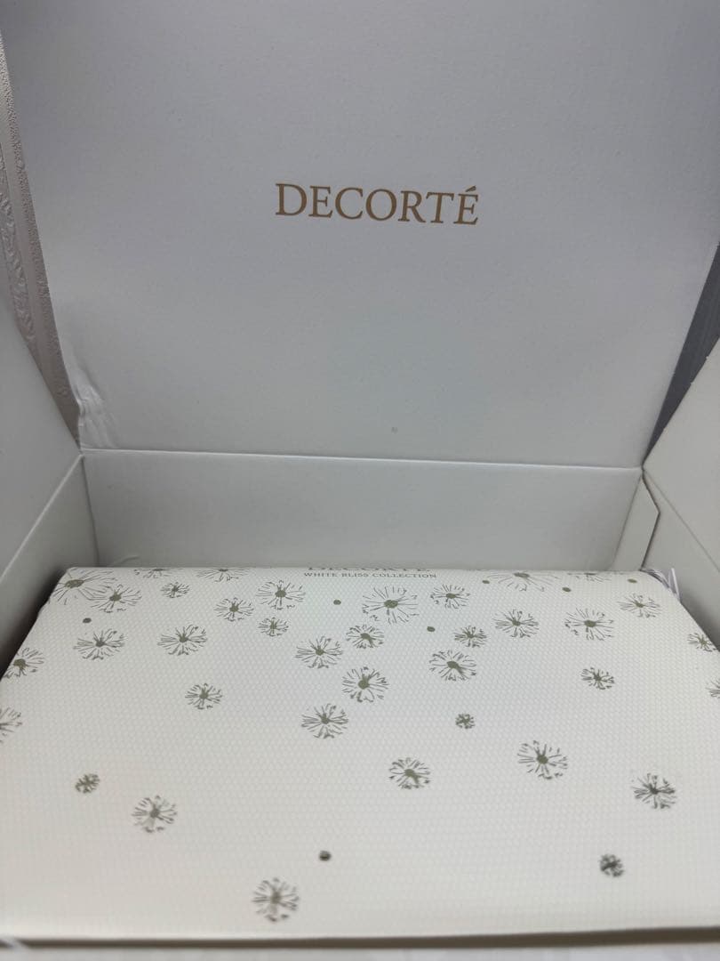 コスメデコルテクリスマスコフレ2024