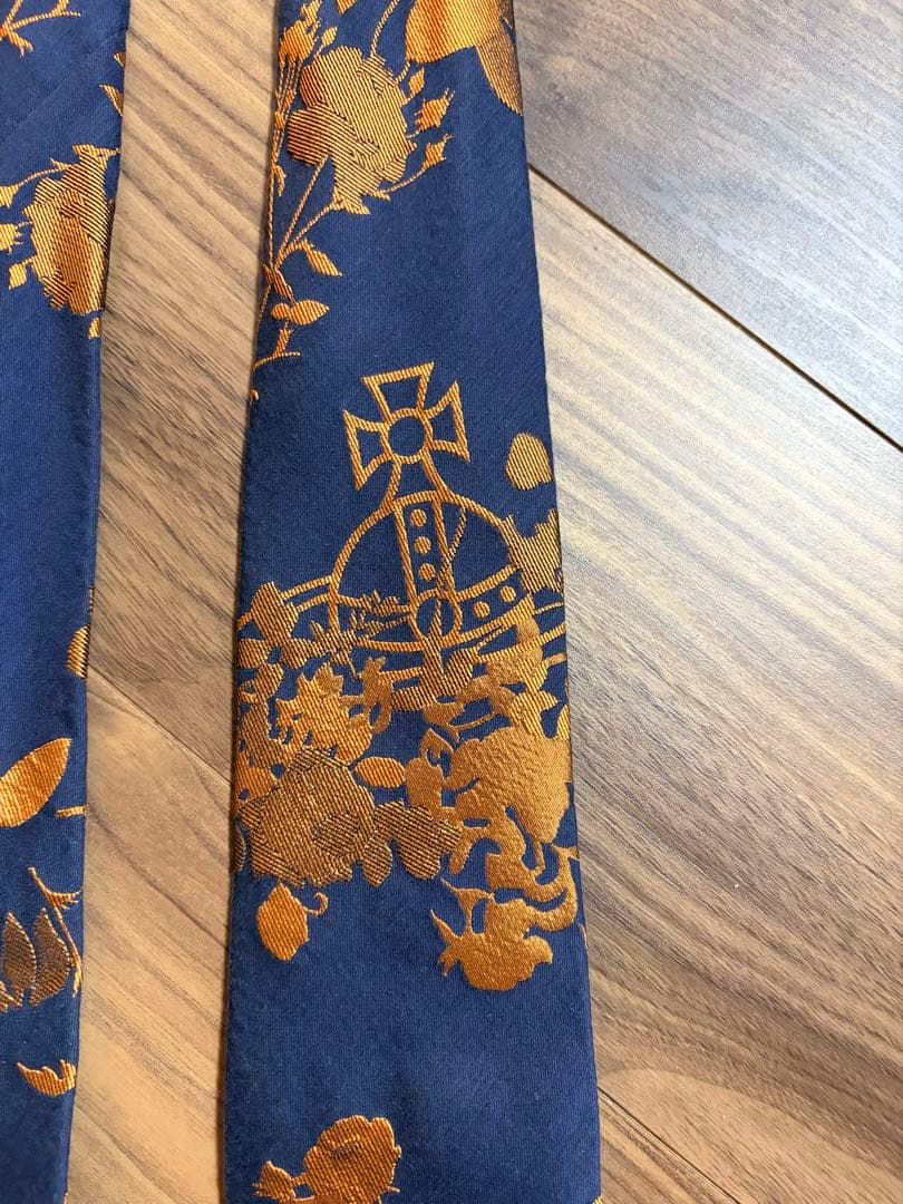 な*ち様 希少‼️Vivienne Westwood ネクタイ ネイビー 刺繍花