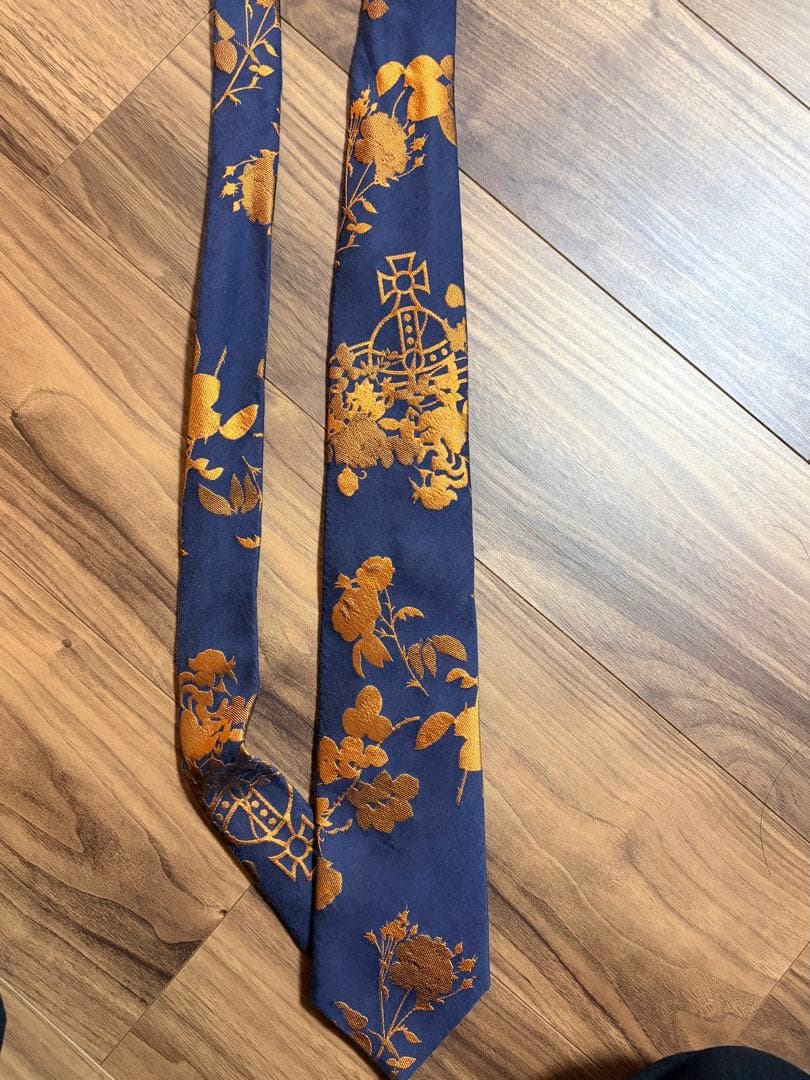 な*ち様 希少‼️Vivienne Westwood ネクタイ ネイビー 刺繍花