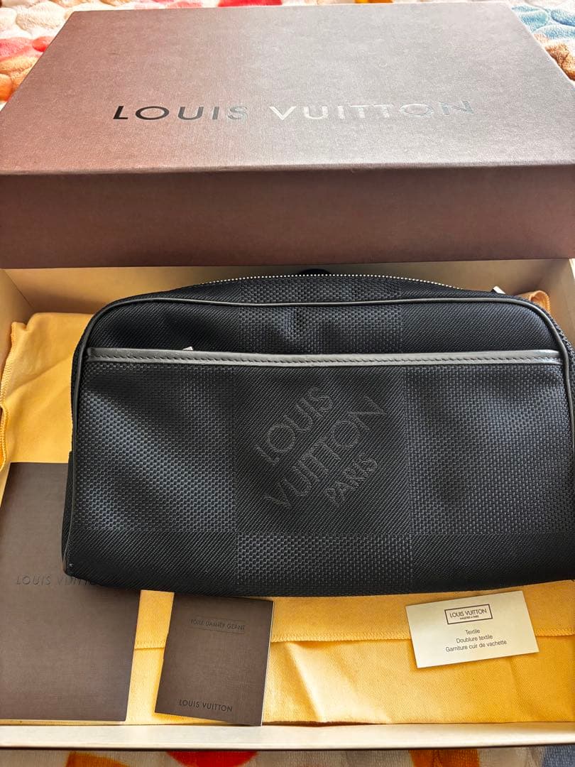 LOUIS VUITTONショルダーバック