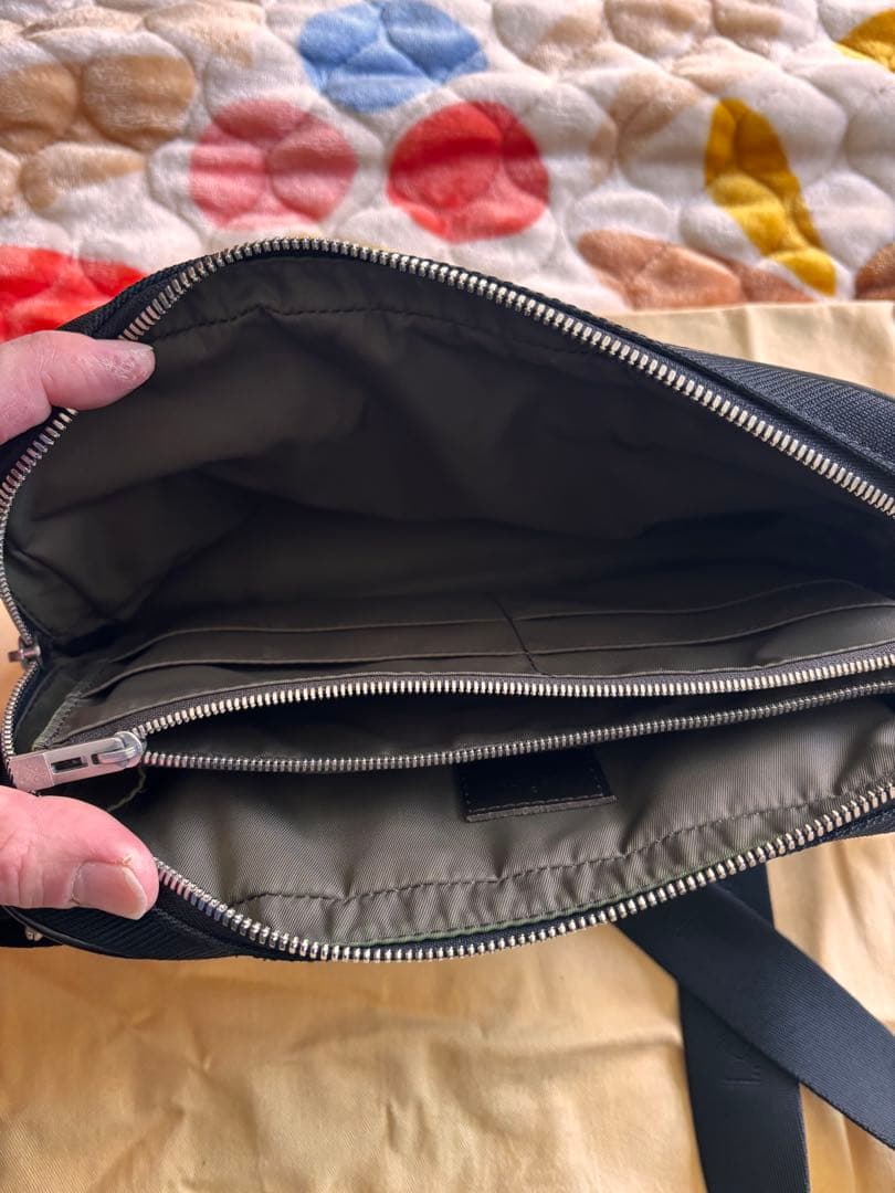 LOUIS VUITTONショルダーバック