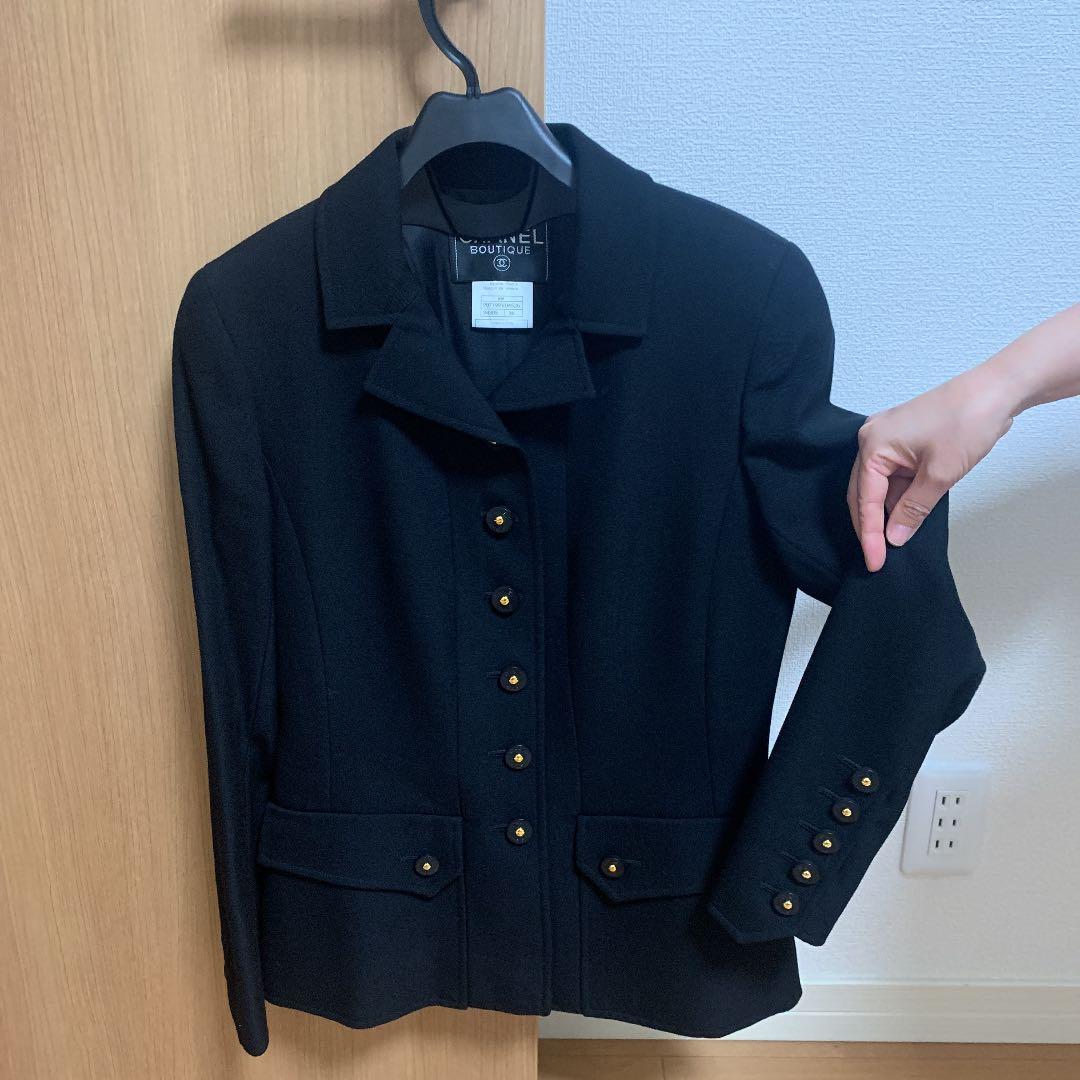 CHANEL シャネルスーツ黒　レディース スカートスーツ