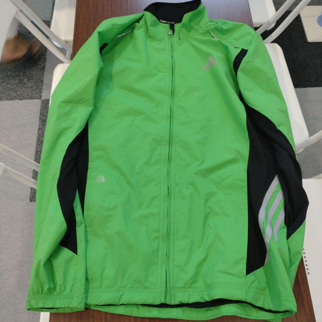 グリーンウィンドブレーカー 反射ストライプ付き