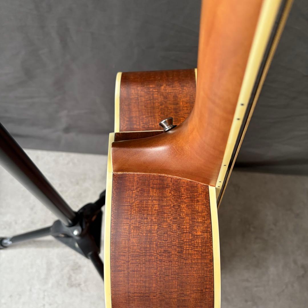 原琉斗 様URIEL UJB-200CE NS アコースティックベース エレアコ