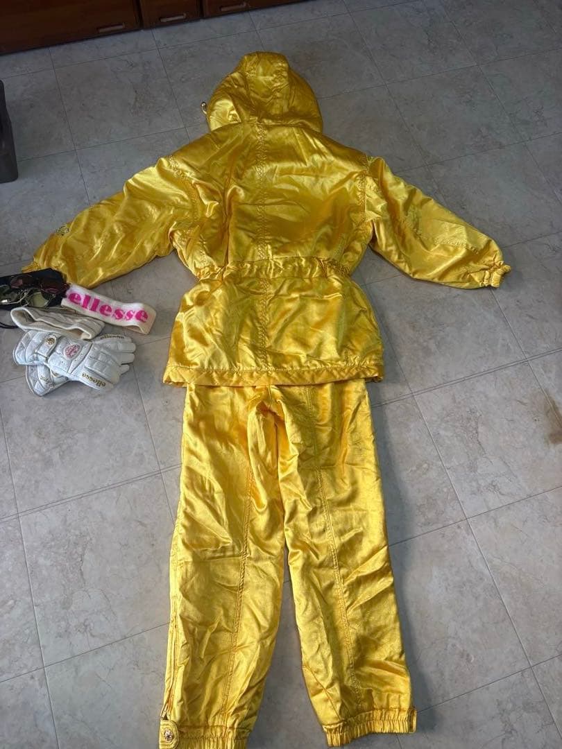 美品　エレッセ　Ellesse スキーウェア　レディース　スノーボード