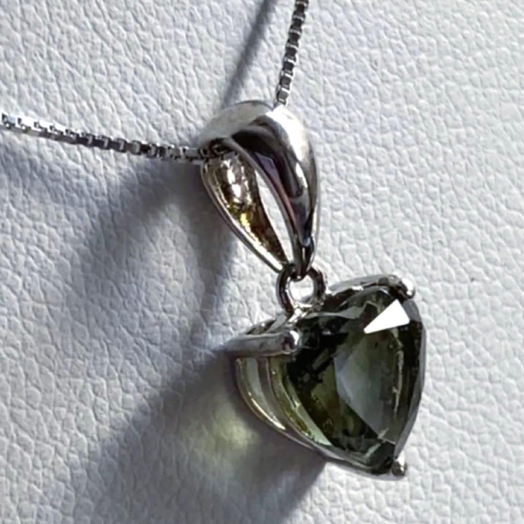 SALE❣️ 極上❣️シルバーチェーン付❤︎モルダバイトペンダント