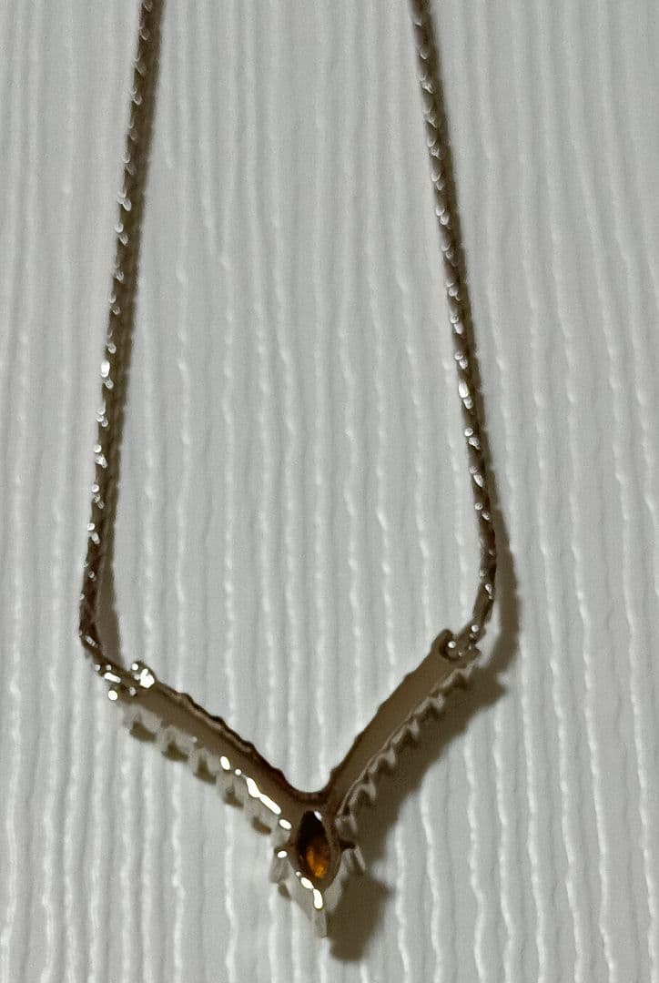 【クリスチャン・ディオール】Ｖモチーフ　ネックレス　シルバーカラー