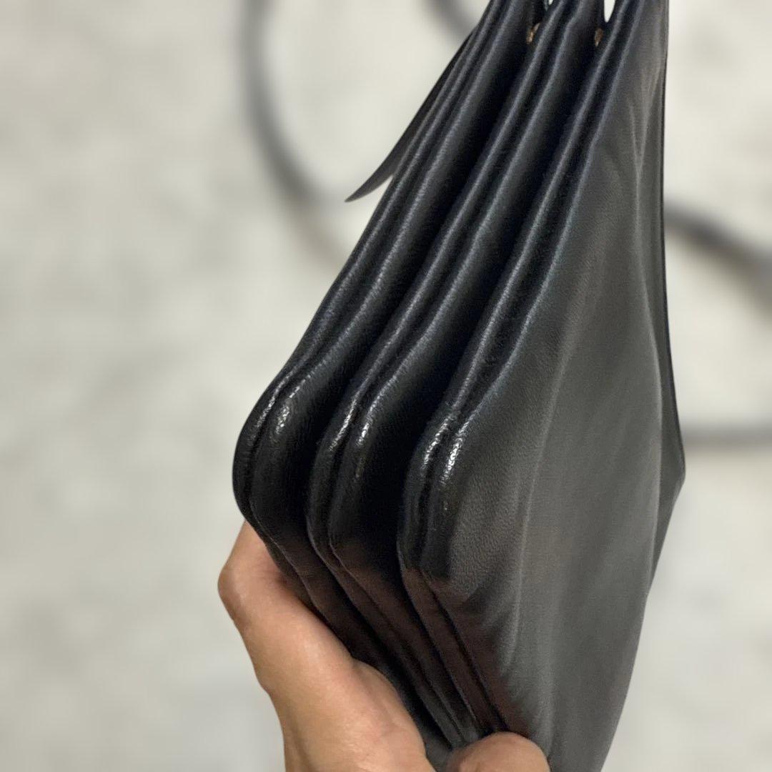 【最終値下】セリーヌ 新ロゴ トリオ ショルダーバッグ レザー 黒